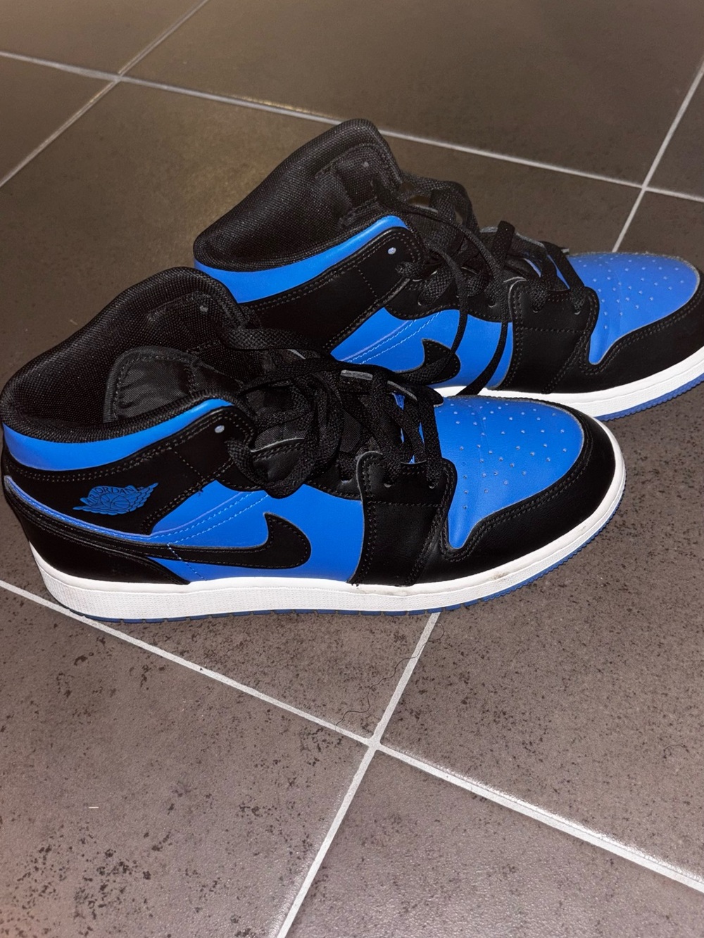 OFFERS/Jordan Women's Black & Blue Mid-Top Sneakers